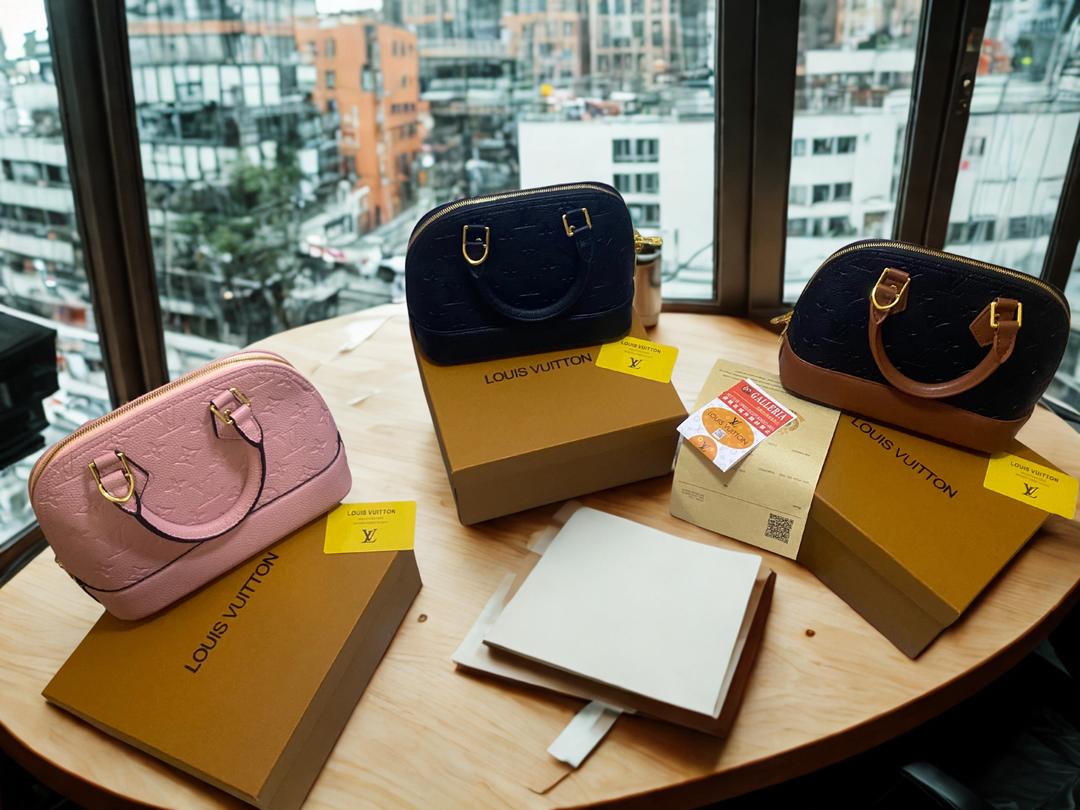 Sac a main Louis Vuitton© bb Alma